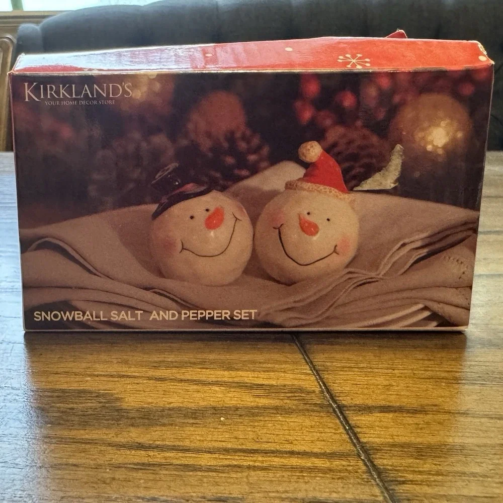 Kirklands Snowball Snowman Salt Pepper Shaker Set Ceramic Christmas *READ*